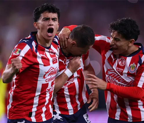 Chicharito rompe su maldición y anota su primer gol al América (Chivas_EN X) Chicharito rompe su maldición y anota su primer gol al América (Chivas_EN X)