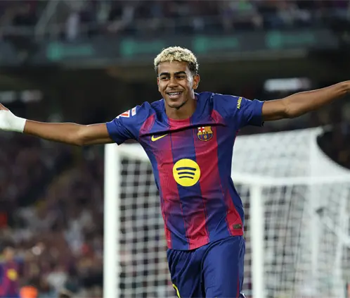 El PSG está dispuesto a pagar 230 millones de euros al Barcelona por Lamine Yamal, en lo que sería el traspaso más caro en la historia del futbol. Getty Images El PSG está dispuesto a pagar 230 millones de euros al Barcelona por Lamine Yamal, en lo que sería el traspaso más caro en la historia del futbol. Getty Images