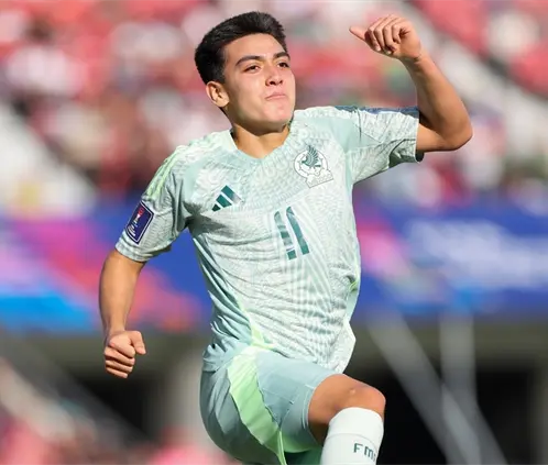 El Real Madrid estaría seriamente interesado en firmar a Gilberto Mora tras verlo en el Mundial sub 20. @miseleccionsubs El Real Madrid estaría seriamente interesado en firmar a Gilberto Mora tras verlo en el Mundial sub 20. @miseleccionsubs