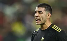 Erik Lira renueva con Cruz Azul de cara al Clásico Joven