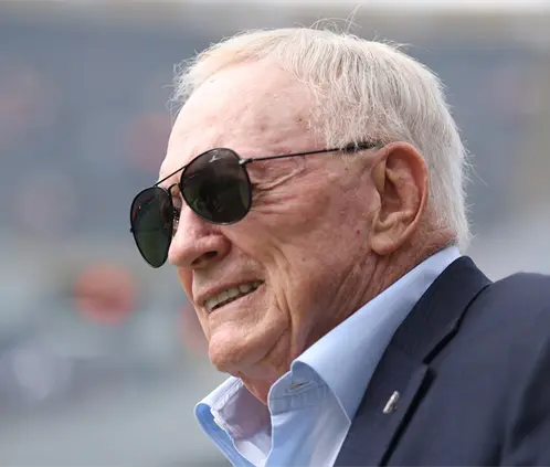 Jerry Jones mantiene la fe en los Cowboys pese al récord 2-3-1 (Photo by Michael Reaves/Getty Images) Jerry Jones mantiene la fe en los Cowboys pese al récord 2-3-1 (Photo by Michael Reaves/Getty Images)