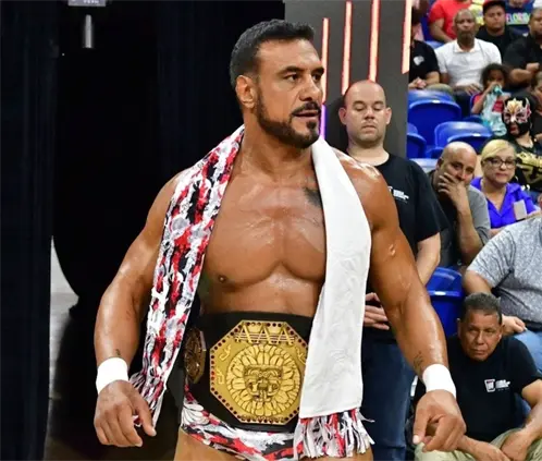 Alberto El Patrón no podrá llegar a la final de La Granja VIP debido a que tiene firmado un show en Chile en noviembre. @PrideOfMexico Alberto El Patrón no podrá llegar a la final de La Granja VIP debido a que tiene firmado un show en Chile en noviembre. @PrideOfMexico