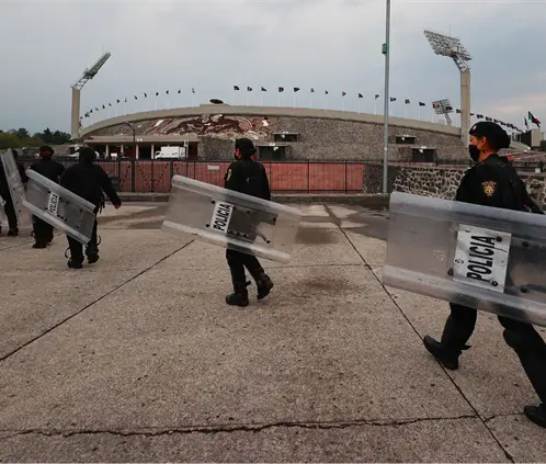 Aficionado de Cruz Azul pierde la vida tras duelo ante Monterrey en CU (Getty Images) Aficionado de Cruz Azul pierde la vida tras duelo ante Monterrey en CU (Getty Images)