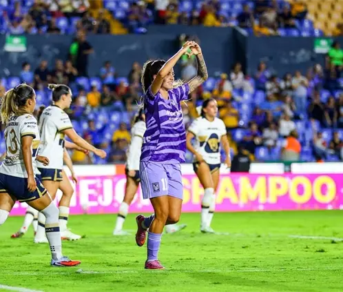 Jheniffer Cordinali recibió una cachetada de Wendy Natis en el Tigres Femenil vs. San Luis. Nora Guerrero