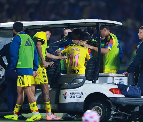América volvió a sufrir con las lesiones desde los primeros minutos. América volvió a sufrir con las lesiones desde los primeros minutos.