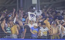 Fanáticos de Pumas agreden a hinchas del Monterrey tras el empate en el BBVA