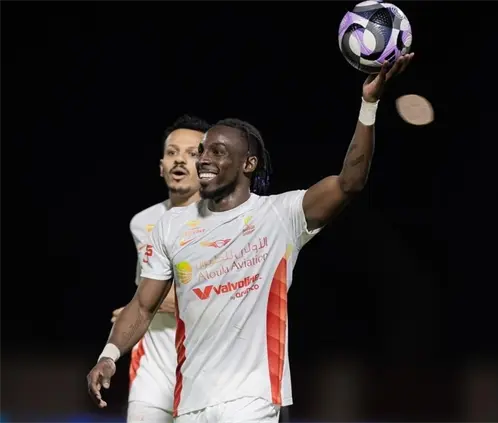 Julián Quiñones desbancó a Cristiano Ronaldo en la tabla de goleadores de Arabia Saudita. @julian_quiones3