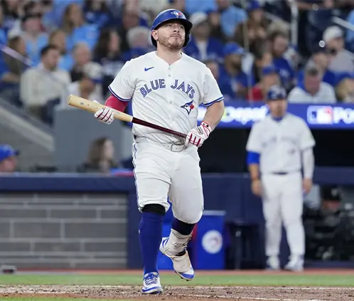 Alejandro Kirk, el “unicornio” que brilla con los Toronto Blue Jays  (Photo by Mark Blinch/Getty Images)