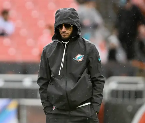 Mike McDaniel al borde del despido tras humillación ante los Browns (Photo by Nick Cammett/Getty Images)