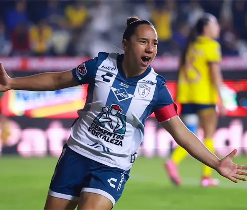 Antonio Contreras ofrece jamones por fichar a Charlyn Corral (Photo by Hector Vivas/Getty Images)