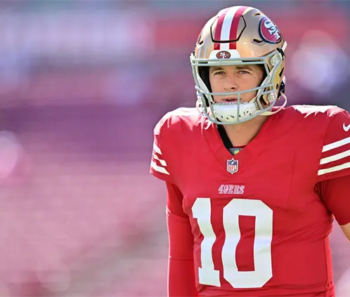 Mac Jones gana bono millonario tras destacada actuación con 49ers  (Photo by Julio Aguilar/Getty Images)