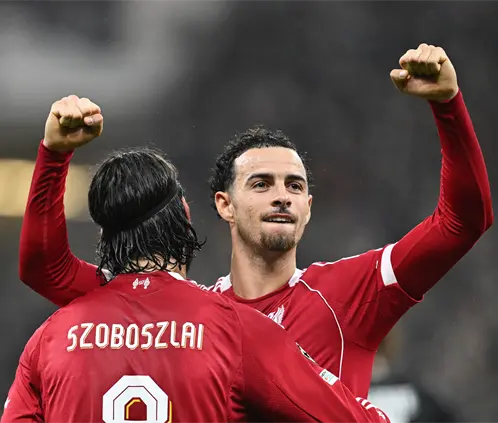 Ambos equipos llegan en crisis: Eintracht Frankfurt y Liverpool se enfrentan hoy en la fase de grupos de la UEFA Champions League, con Liverpool buscando cortar una racha de cuatro derrotas seguidas. Ambos equipos llegan en crisis: Eintracht Frankfurt y Liverpool se enfrentan hoy en la fase de grupos de la UEFA Champions League, con Liverpool buscando cortar una racha de cuatro derrotas seguidas.