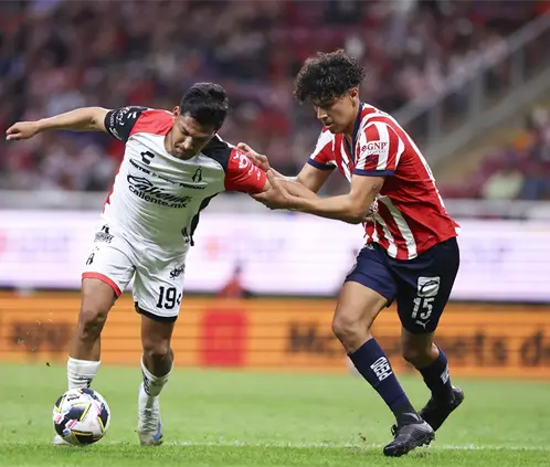 Chivas vs. Atlas: ¿Cómo y dónde ver el Clásico Tapatío de la Liga MX?  (Photo by Simon Barber/Getty Images) Chivas vs. Atlas: ¿Cómo y dónde ver el Clásico Tapatío de la Liga MX?  (Photo by Simon Barber/Getty Images)
