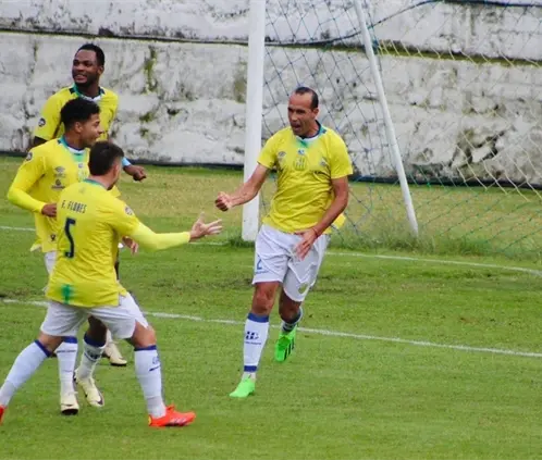 Cuatro clubes y 20 jugadores fueron castigados en Ecuador por arreglo de partidos. @Gualaceo_sc Cuatro clubes y 20 jugadores fueron castigados en Ecuador por arreglo de partidos. @Gualaceo_sc