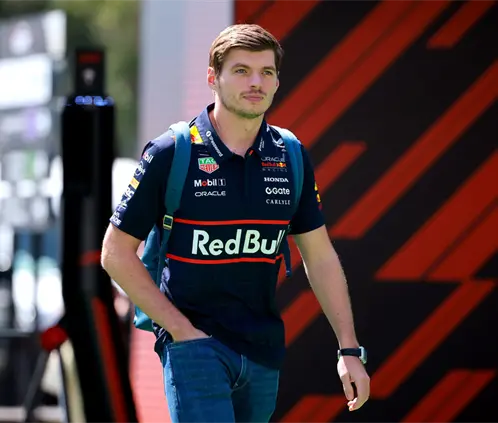 Max Verstappen recibió la visita de los jugadores del América en el GP de México. Getty Images Max Verstappen recibió la visita de los jugadores del América en el GP de México. Getty Images
