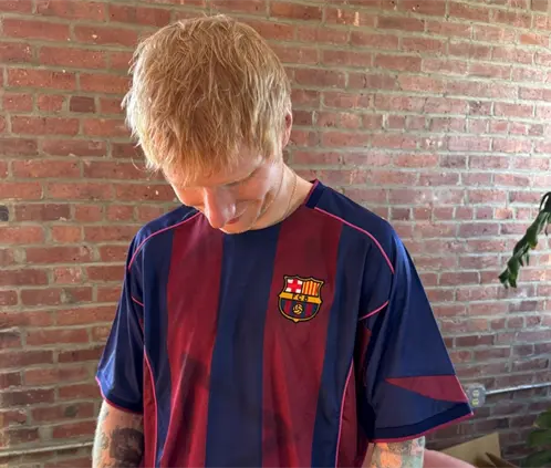 Ed Sheeran será el principal sponsor del Barcelona para El Clásico contra Real Madrid. @edsheeran Ed Sheeran será el principal sponsor del Barcelona para El Clásico contra Real Madrid. @edsheeran