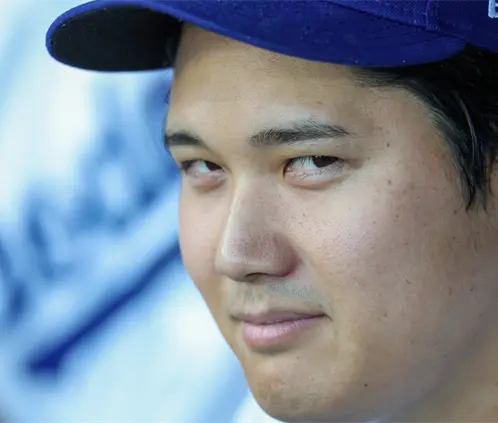 Shohei Ohtani da la entrevista más corta de su vida tras la Serie Mundial (Photo by Sean M. Haffey/Getty Images) Shohei Ohtani da la entrevista más corta de su vida tras la Serie Mundial (Photo by Sean M. Haffey/Getty Images)